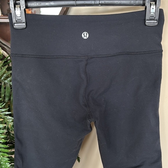 Lululemon Black Cropped Capri Pants Reflective Ruffle Workout Activewear Tights - Picture 8 of 15